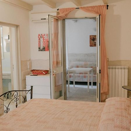 Le Camporelle In Citta Bed and Breakfast Lecce Buitenkant foto